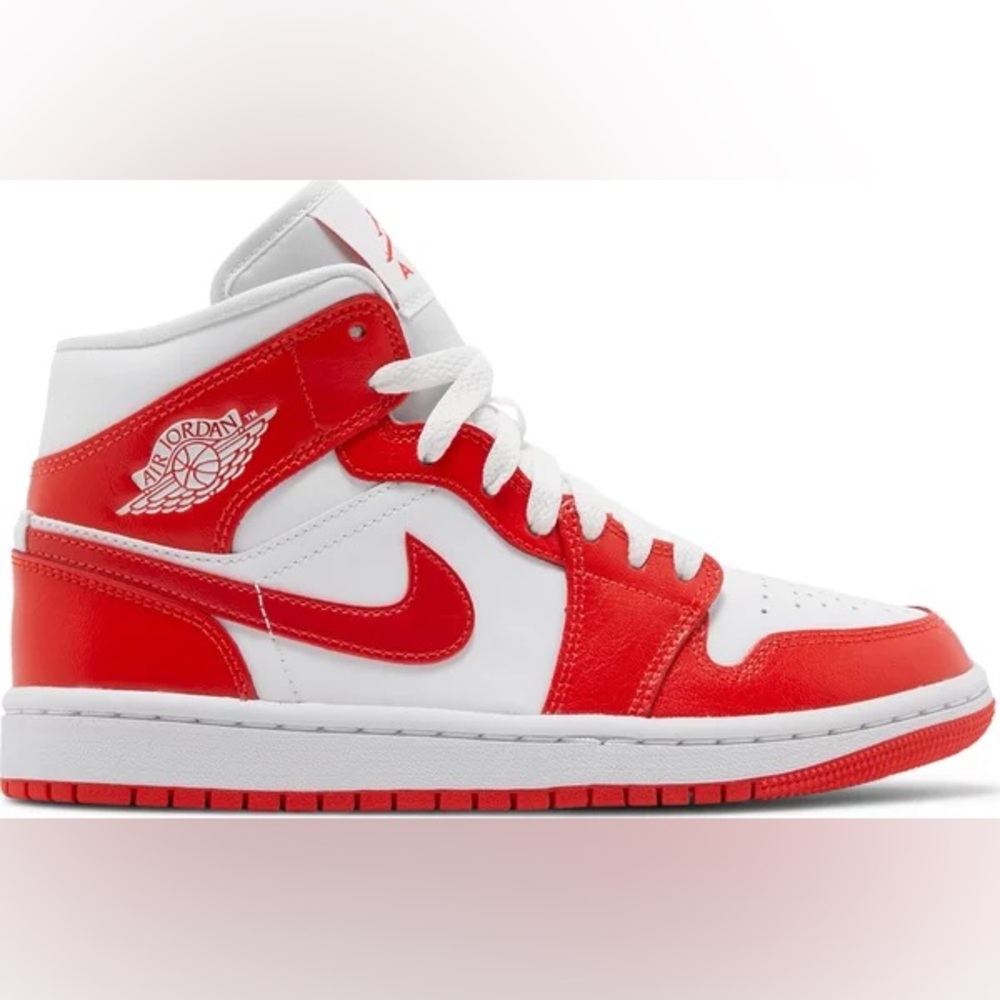 Women’s Jordan 1 Mid Dunks Habenero